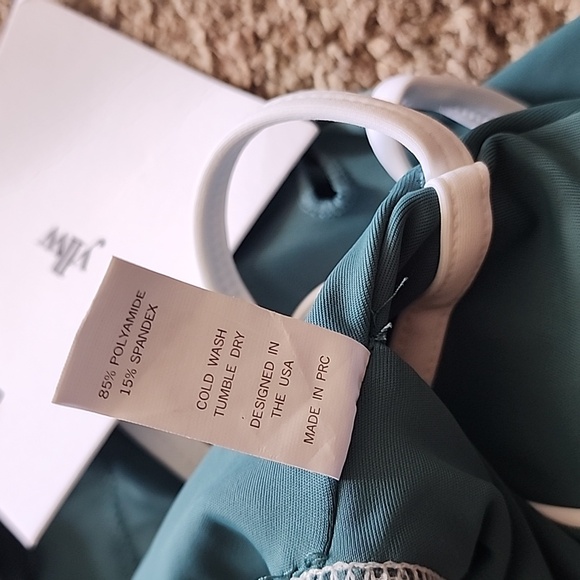 Yllw the label onesie - Picture 9 of 9